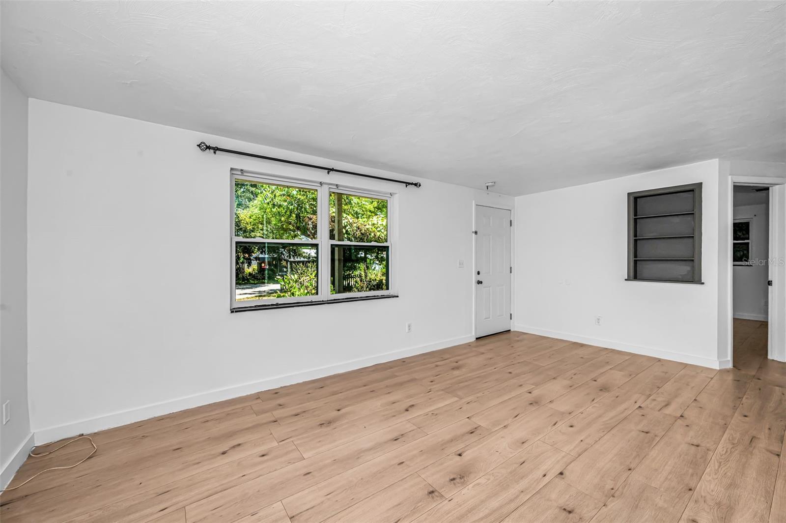 BEACON SQUARE - Residential