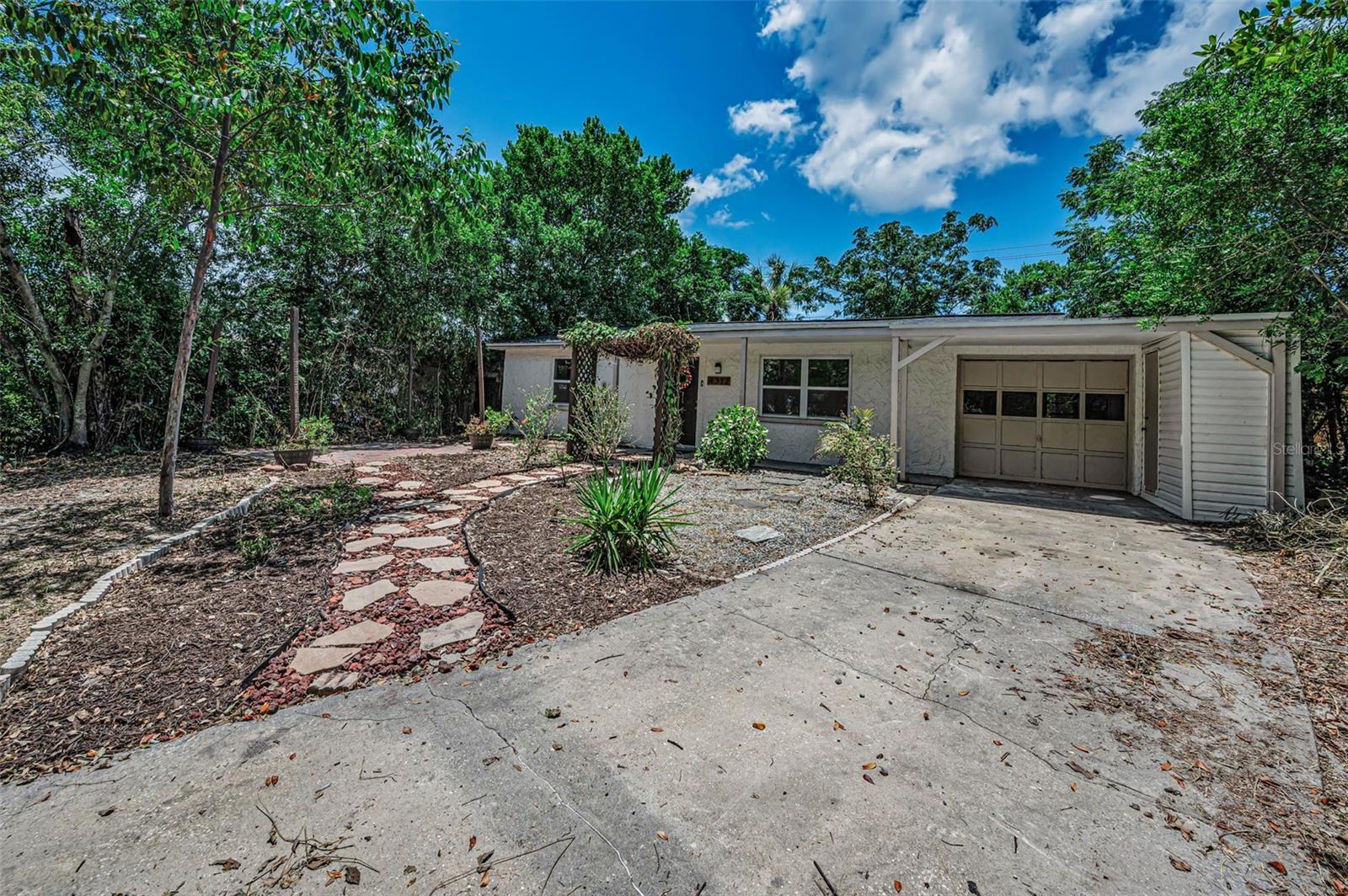 BEACON SQUARE - Residential