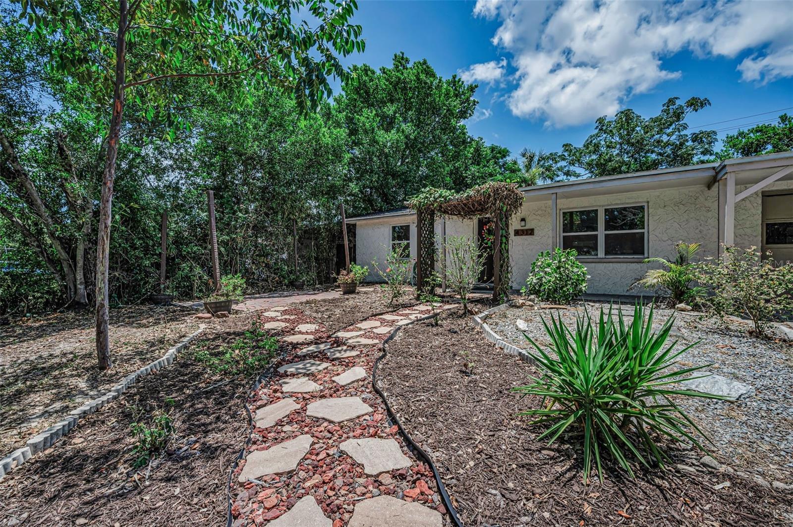 BEACON SQUARE - Residential