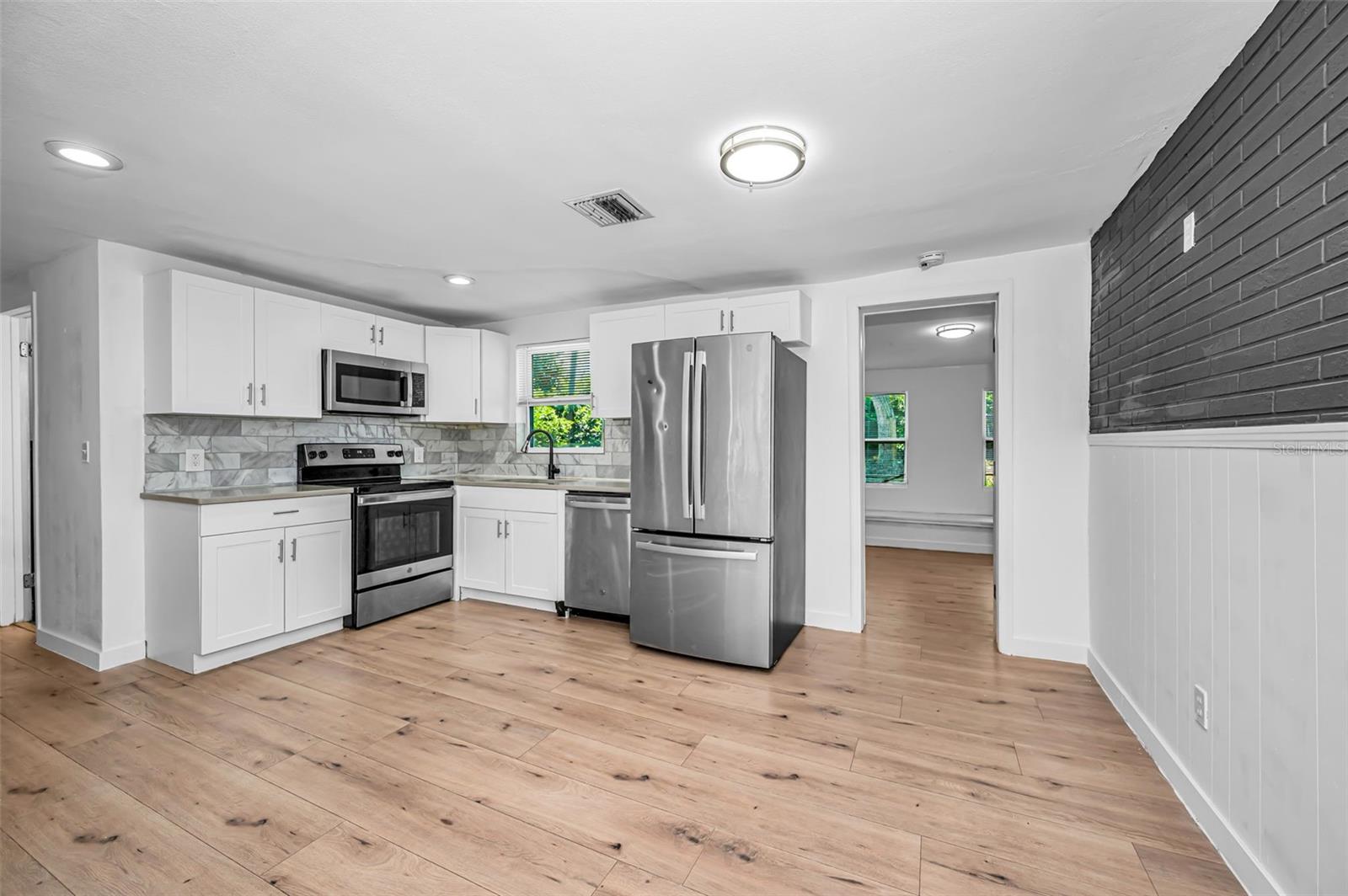 BEACON SQUARE - Residential
