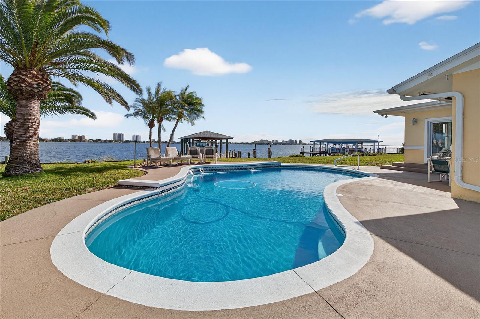 PALM HARBOR ESTATES - Residential