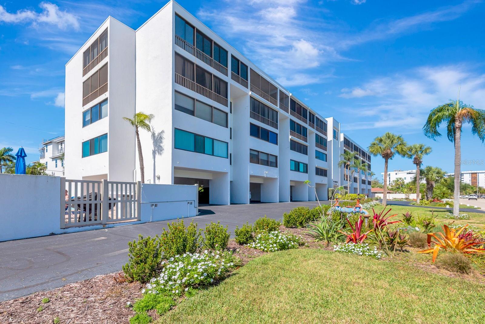 LIDO SHORES - Residential