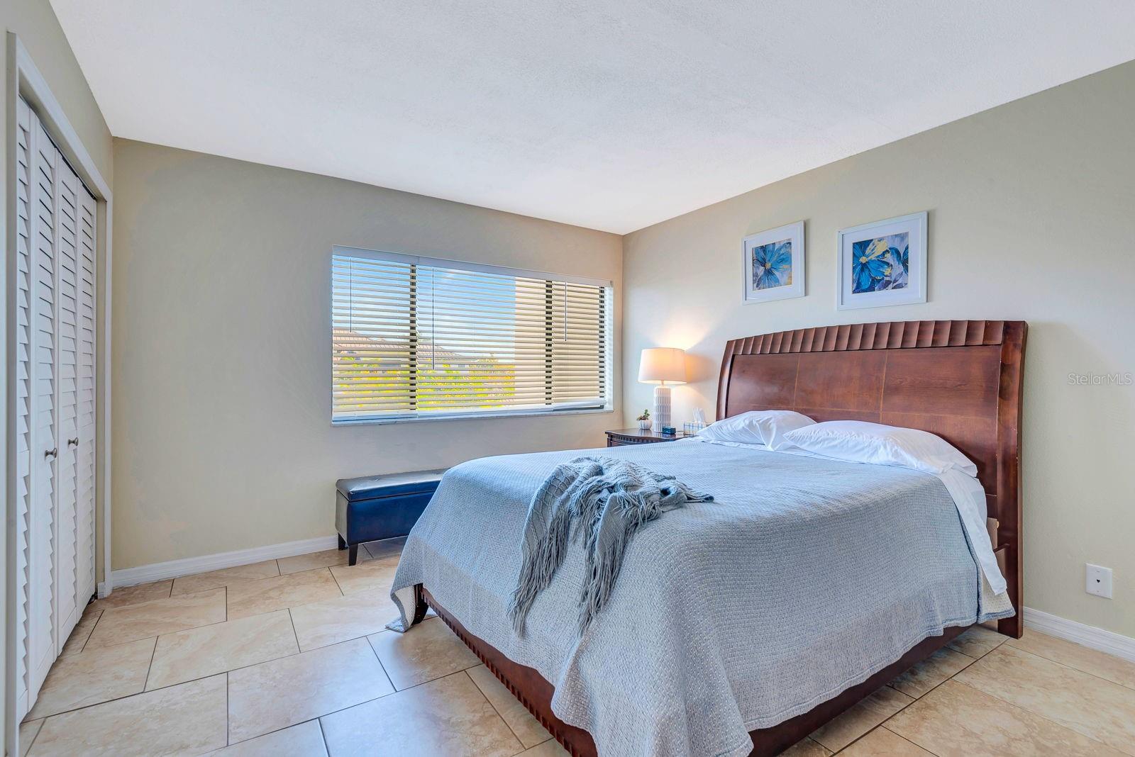 LIDO SHORES - Residential