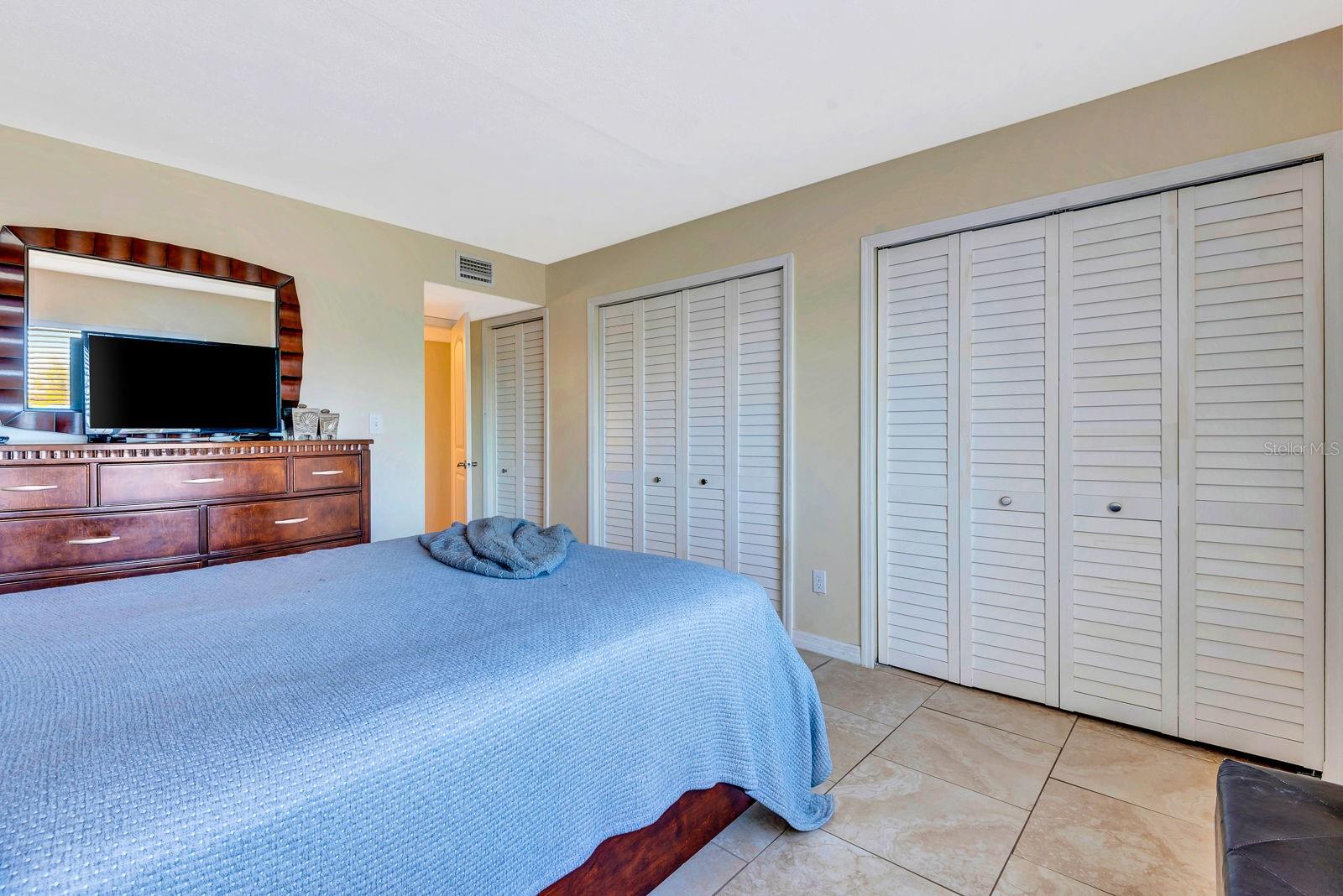 LIDO SHORES - Residential