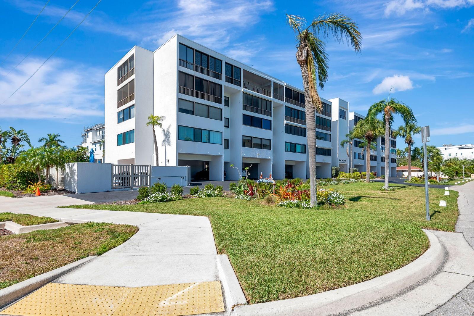 LIDO SHORES - Residential