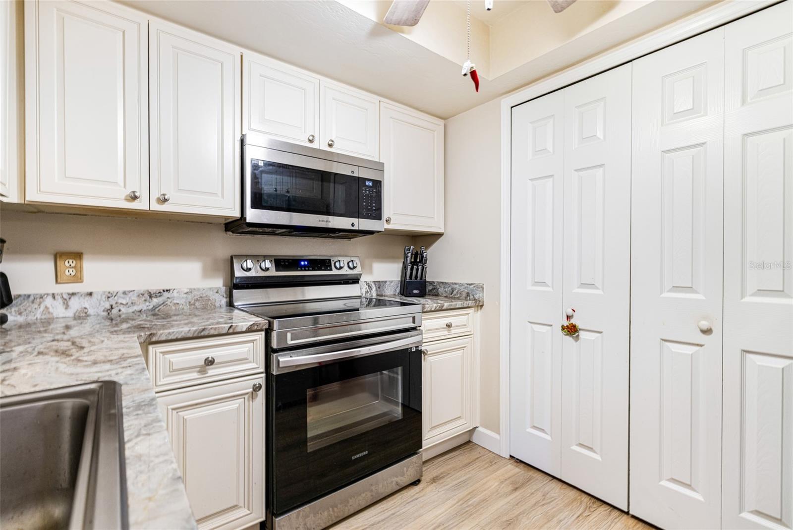 GOLFSIDE CONDO PH I-B - Residential
