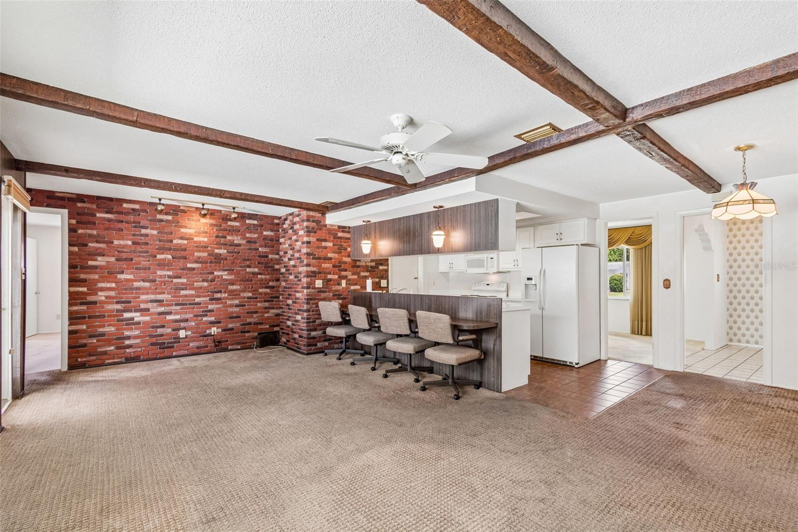 COLLEGE HILL PARK - Residential
