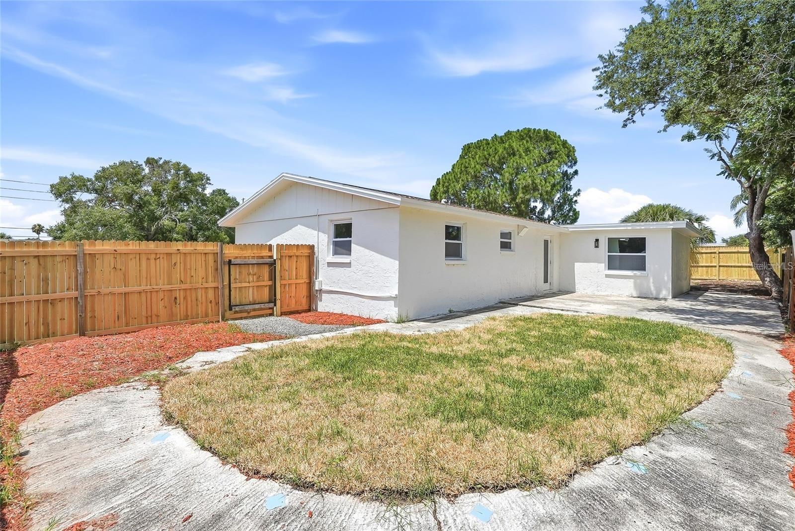 TRENTWOOD MANOR - Residential Lease