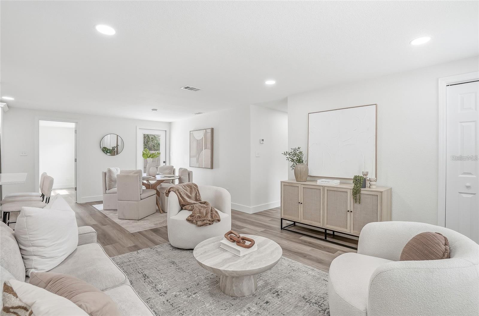 TRENTWOOD MANOR - Residential Lease