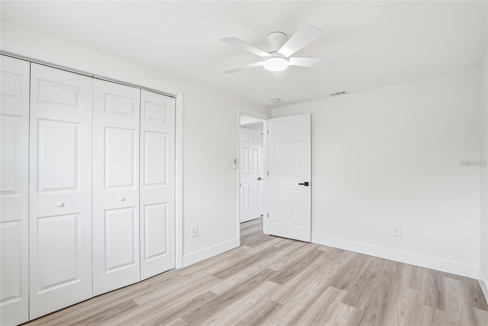 TRENTWOOD MANOR - Residential Lease