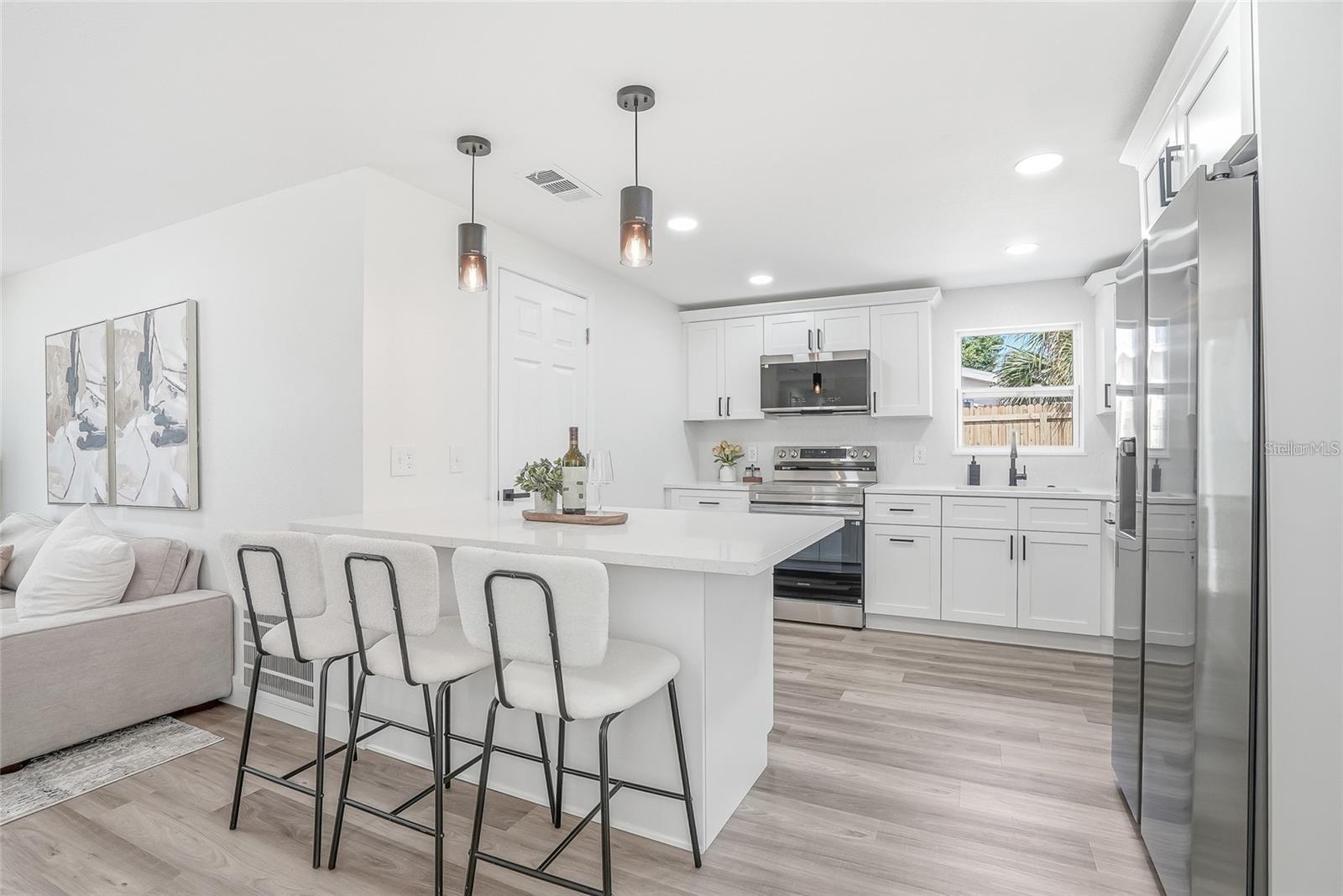 TRENTWOOD MANOR - Residential Lease