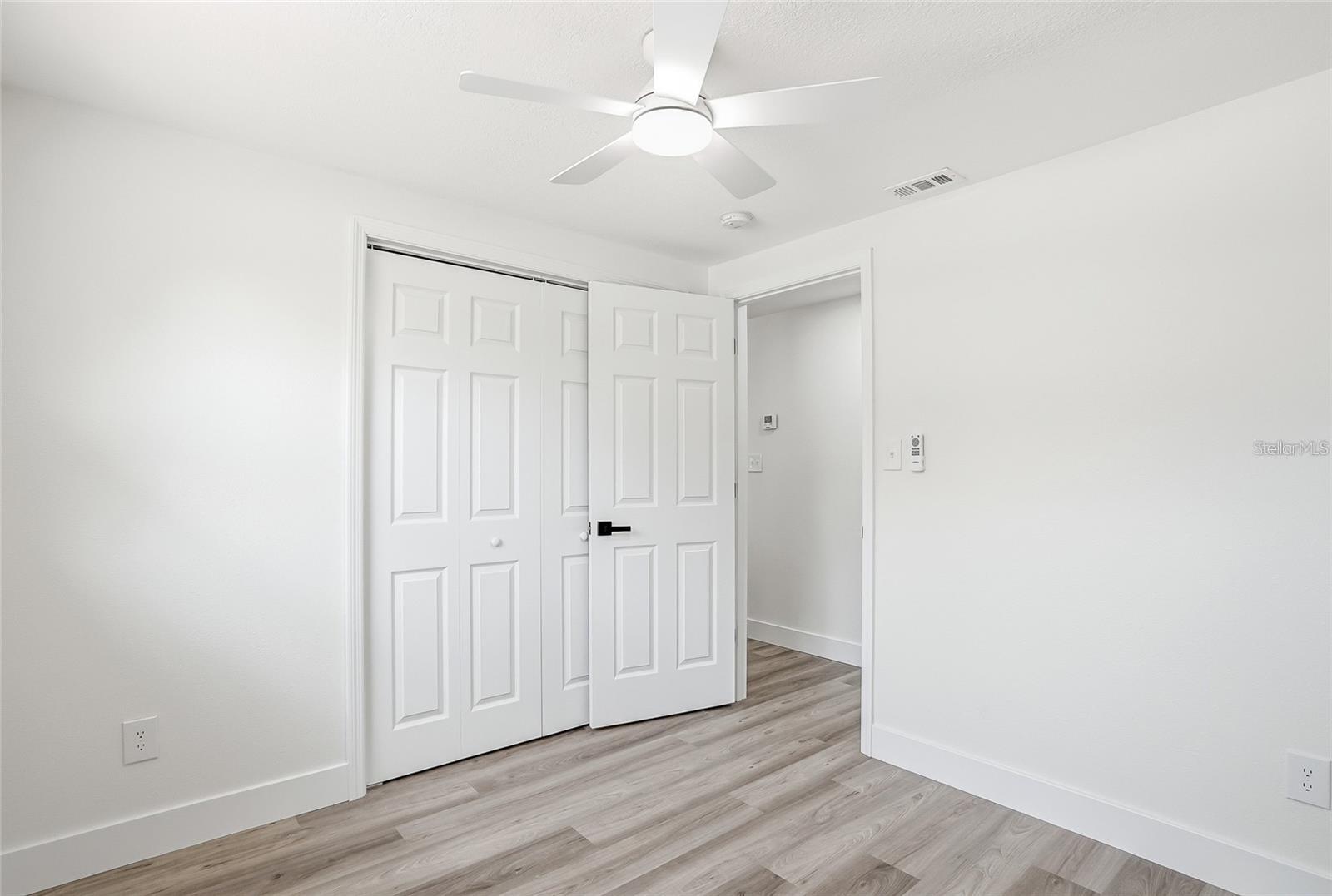 TRENTWOOD MANOR - Residential Lease