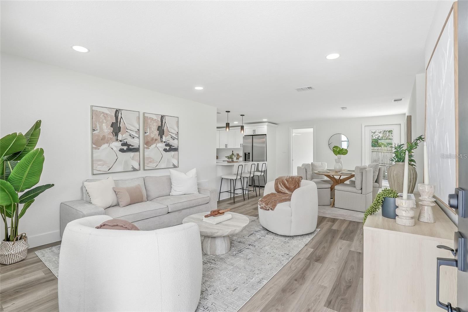 TRENTWOOD MANOR - Residential Lease