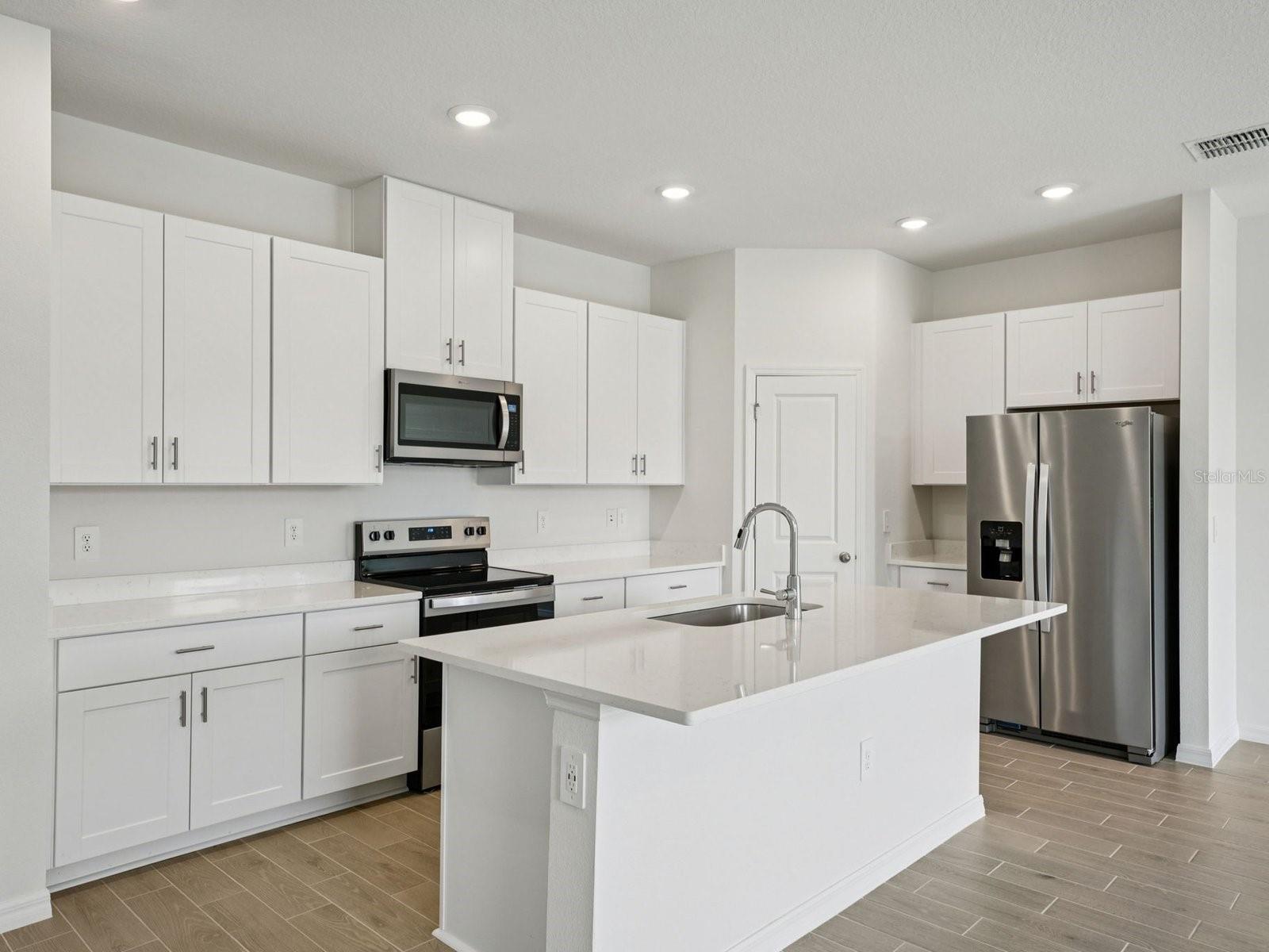 MAGNOLIA BAY - Residential