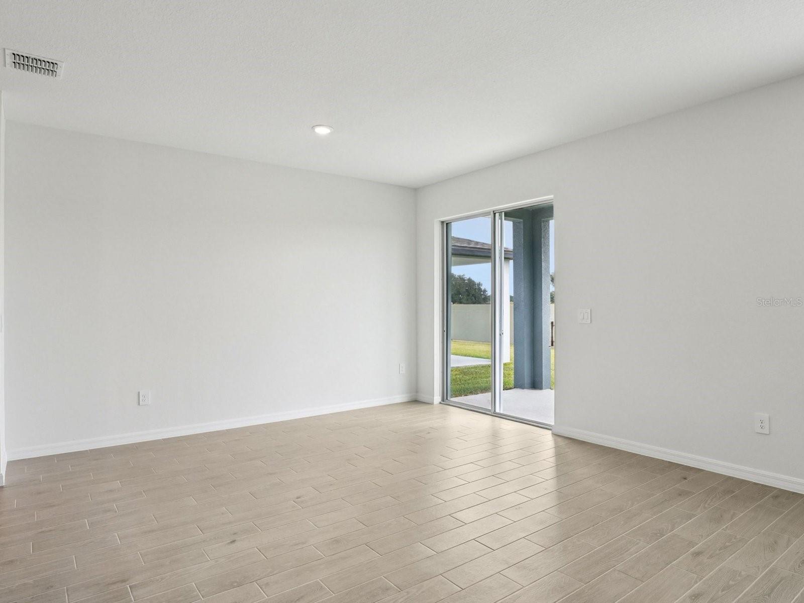 MAGNOLIA BAY - Residential