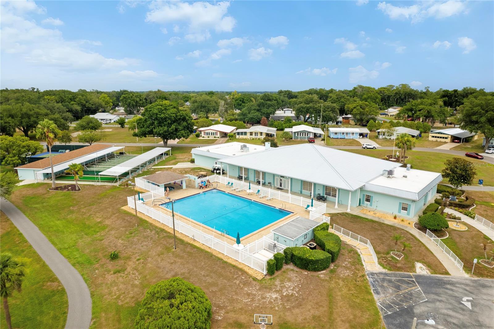 FOXWOOD LAKE ESTATES - Residential