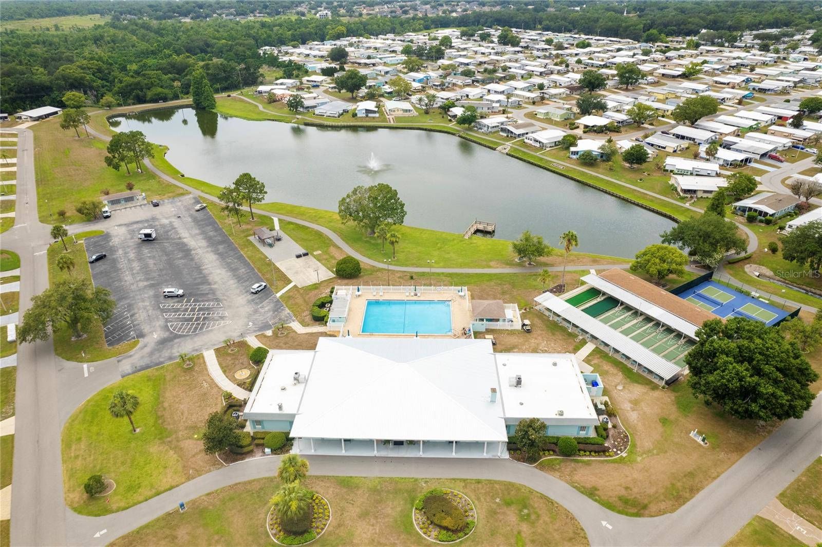 FOXWOOD LAKE ESTATES - Residential