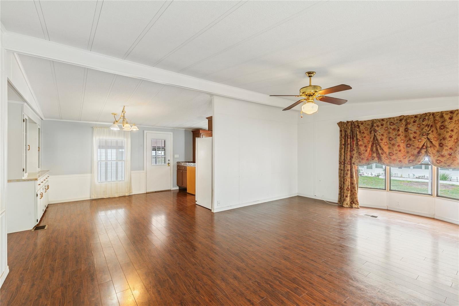 FOXWOOD LAKE ESTATES - Residential