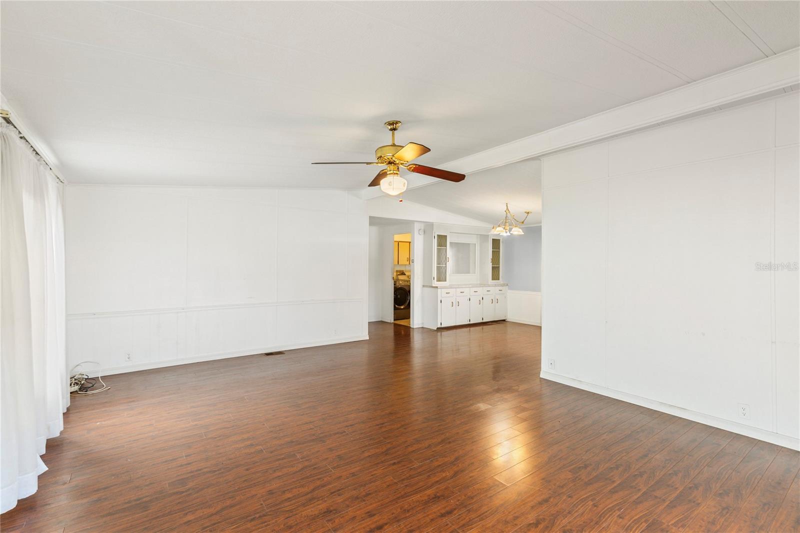 FOXWOOD LAKE ESTATES - Residential
