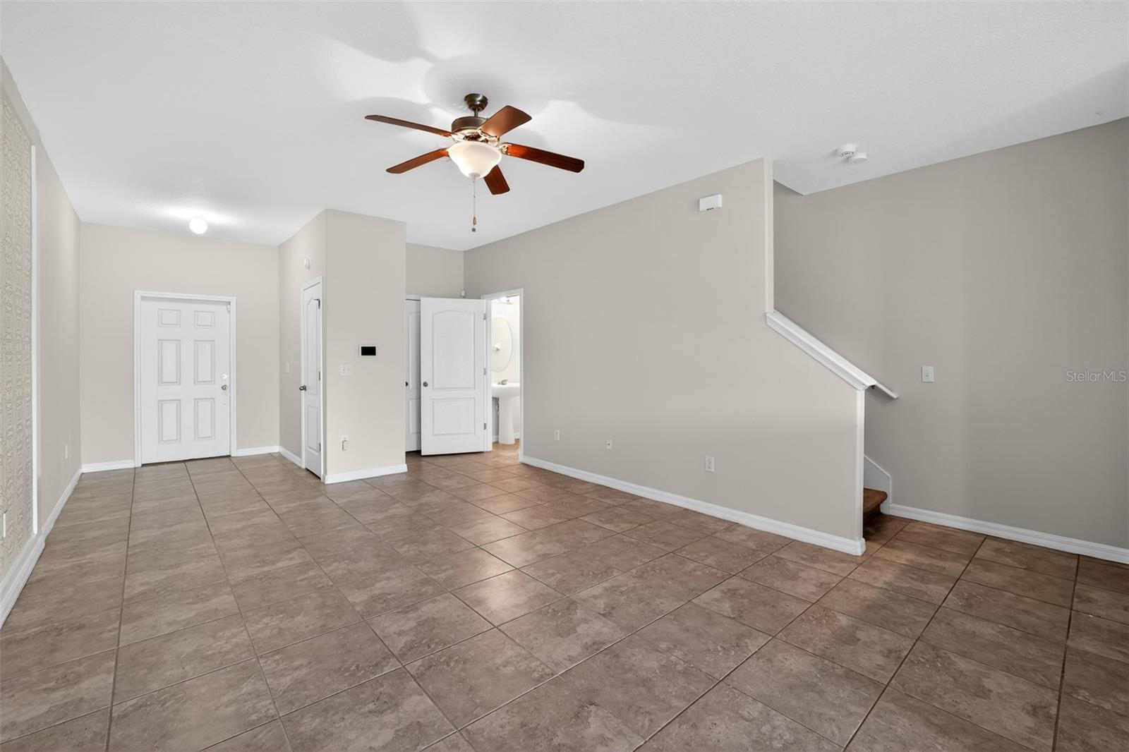 HAWKS POINT PH N TWNHMS - Residential