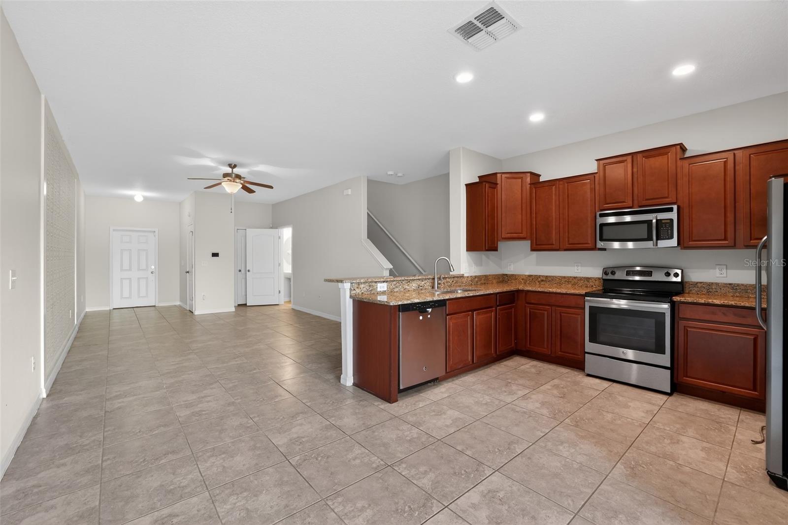 HAWKS POINT PH N TWNHMS - Residential