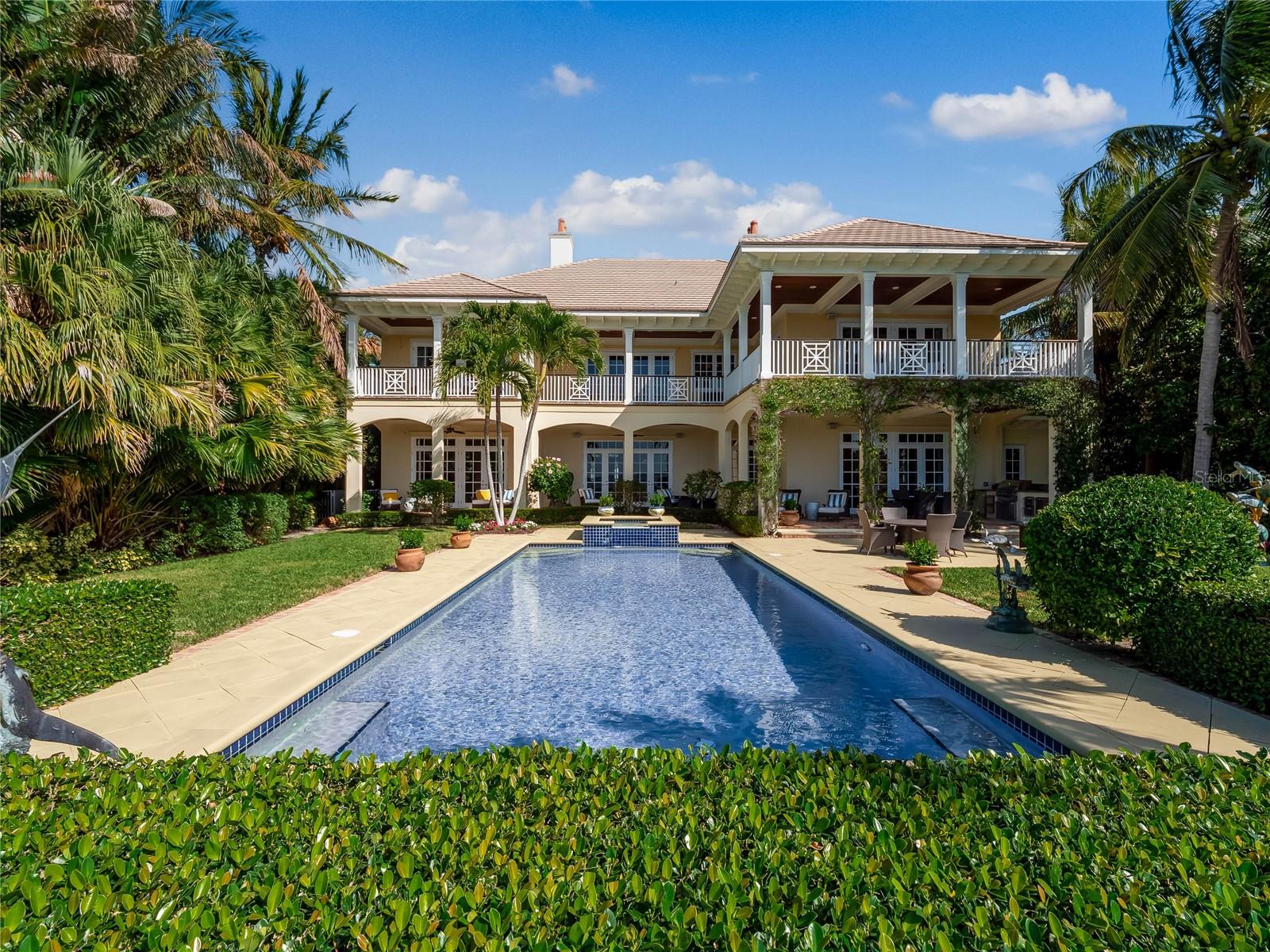 THE MOORINGS - Residential