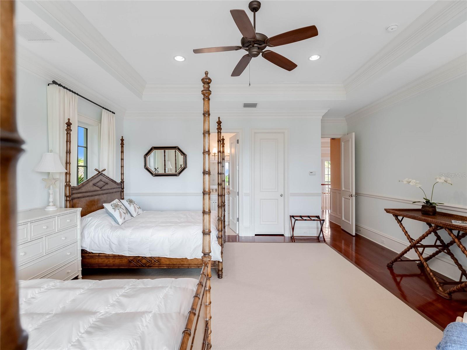 THE MOORINGS - Residential