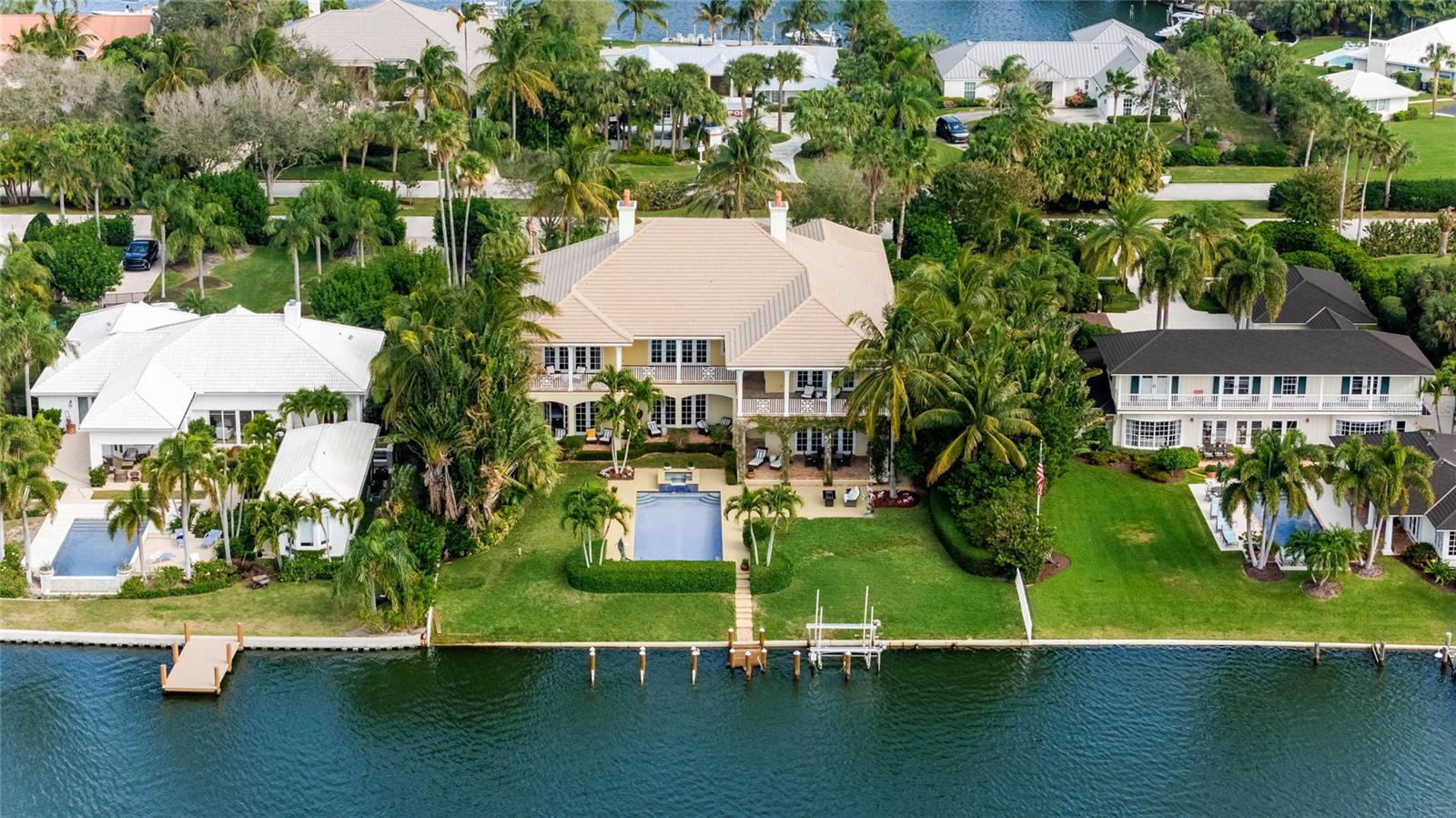 THE MOORINGS - Residential