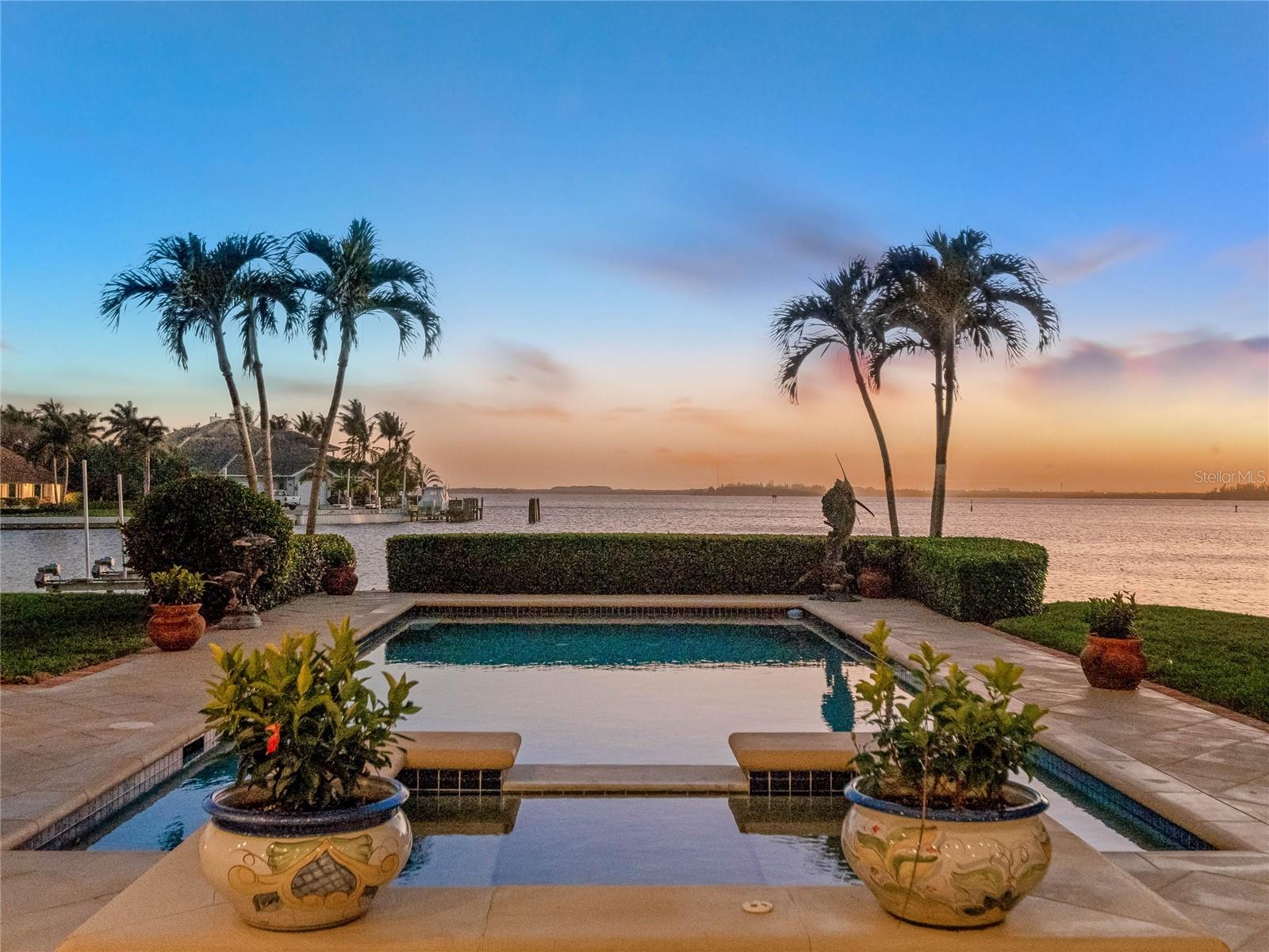 THE MOORINGS - Residential