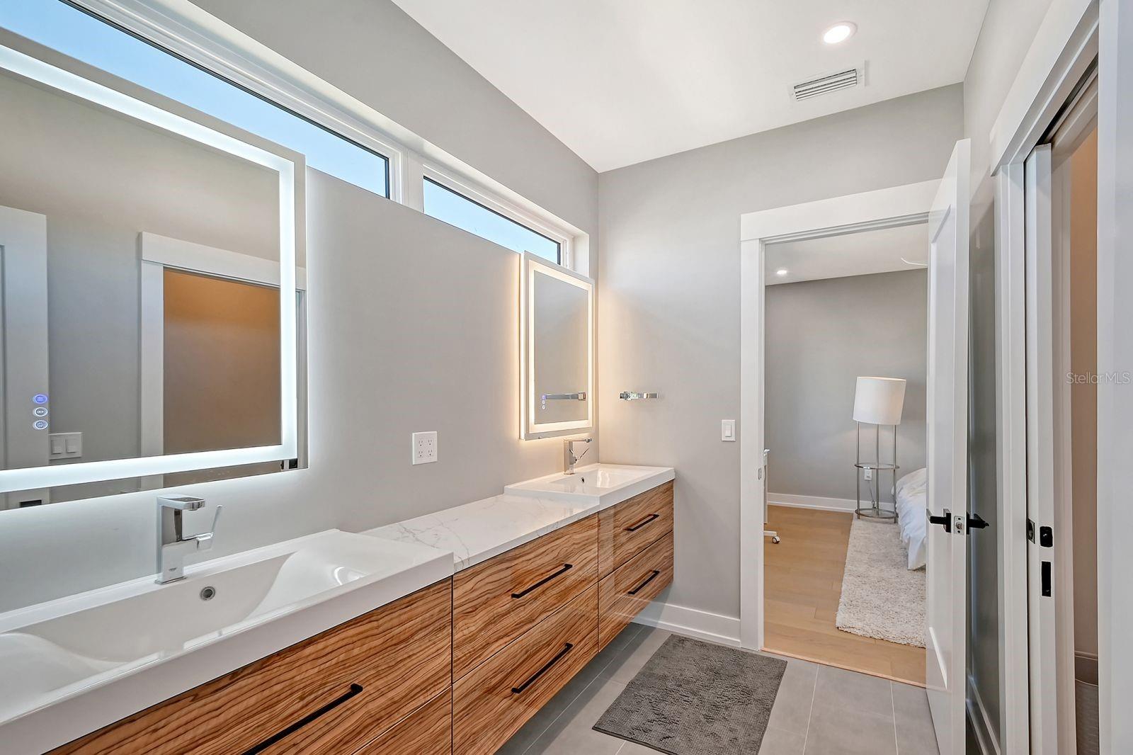 BAY ISLES - Residential