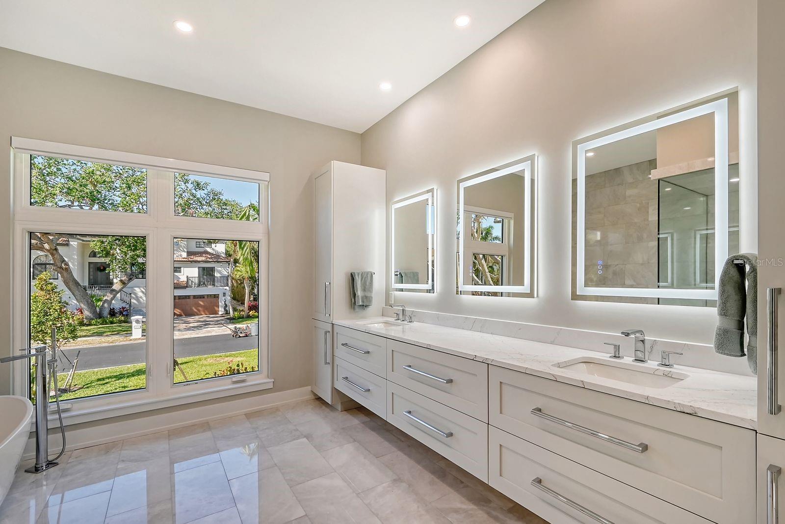 BAY ISLES - Residential