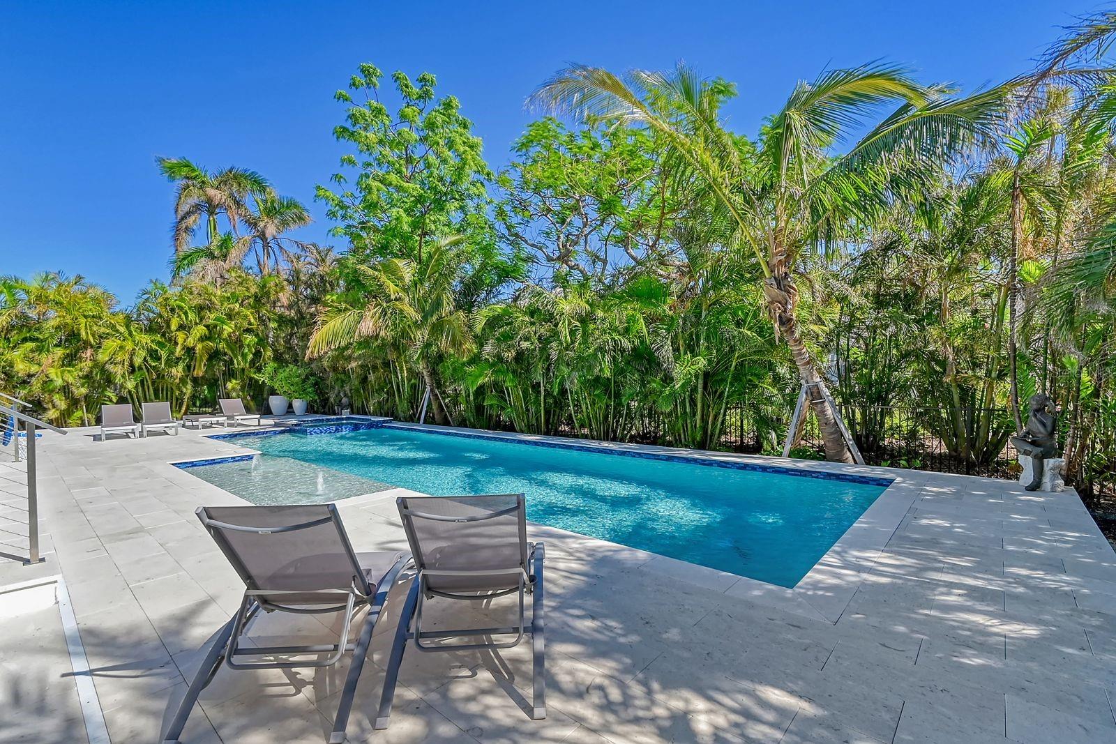 BAY ISLES - Residential