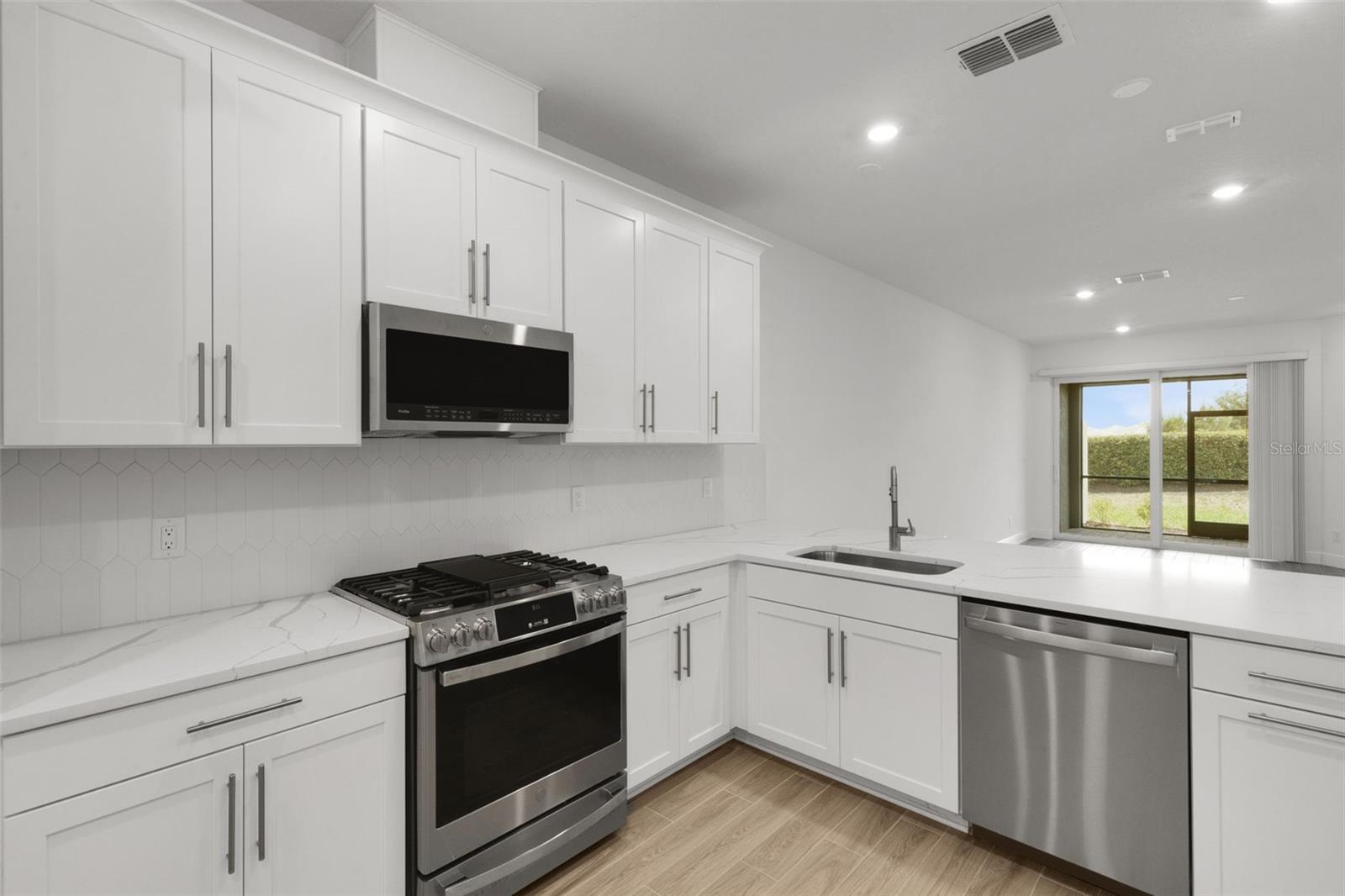 SWEETWATER AT LAKEWOOD RANCH PH I & II - Residential