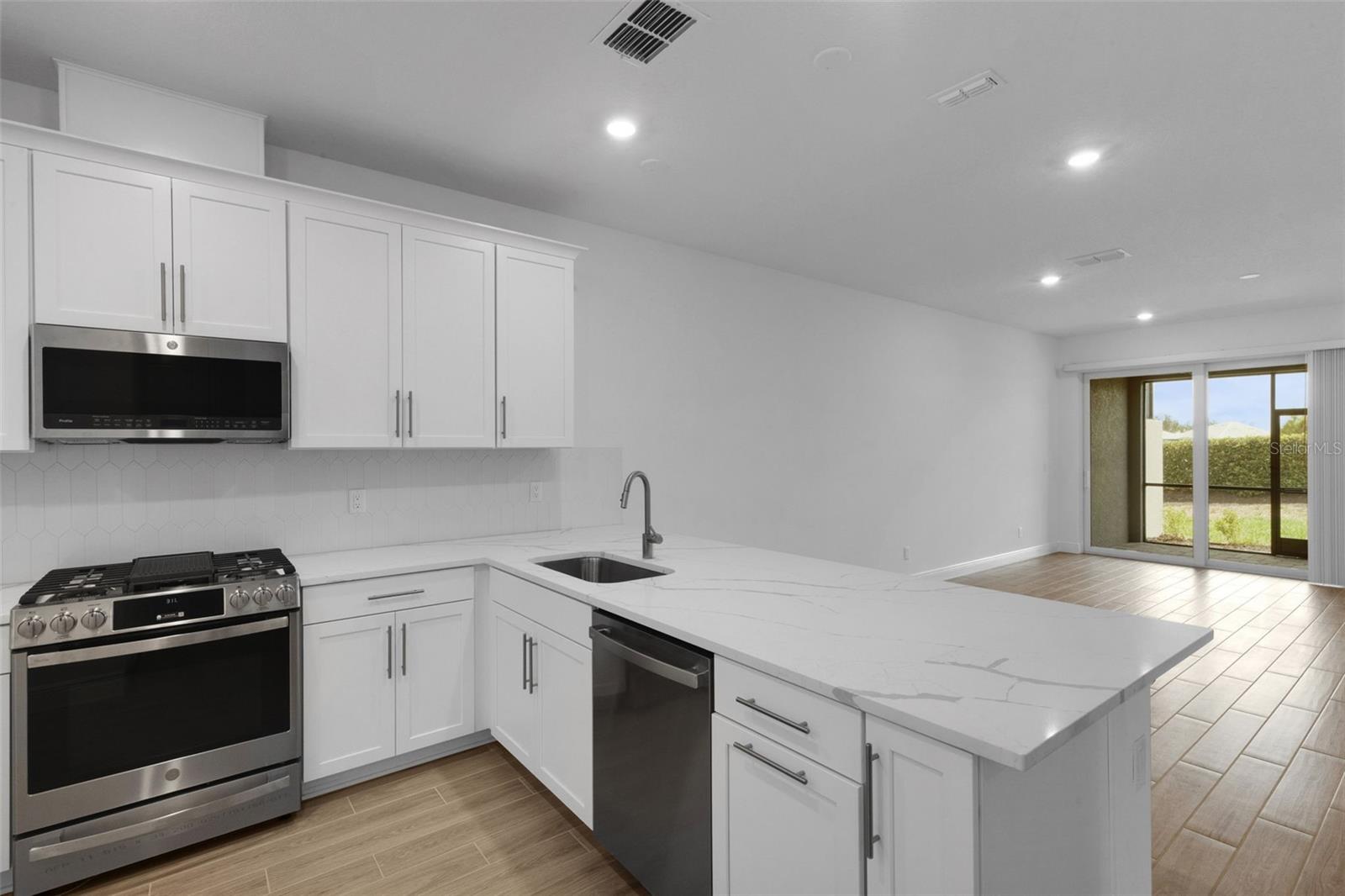 SWEETWATER AT LAKEWOOD RANCH PH I & II - Residential