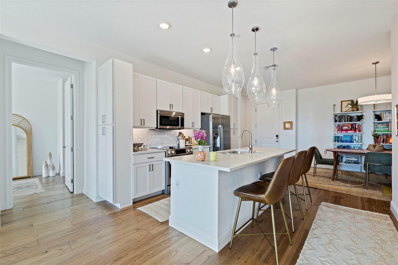 DOMUS URBANA CONDO - Residential