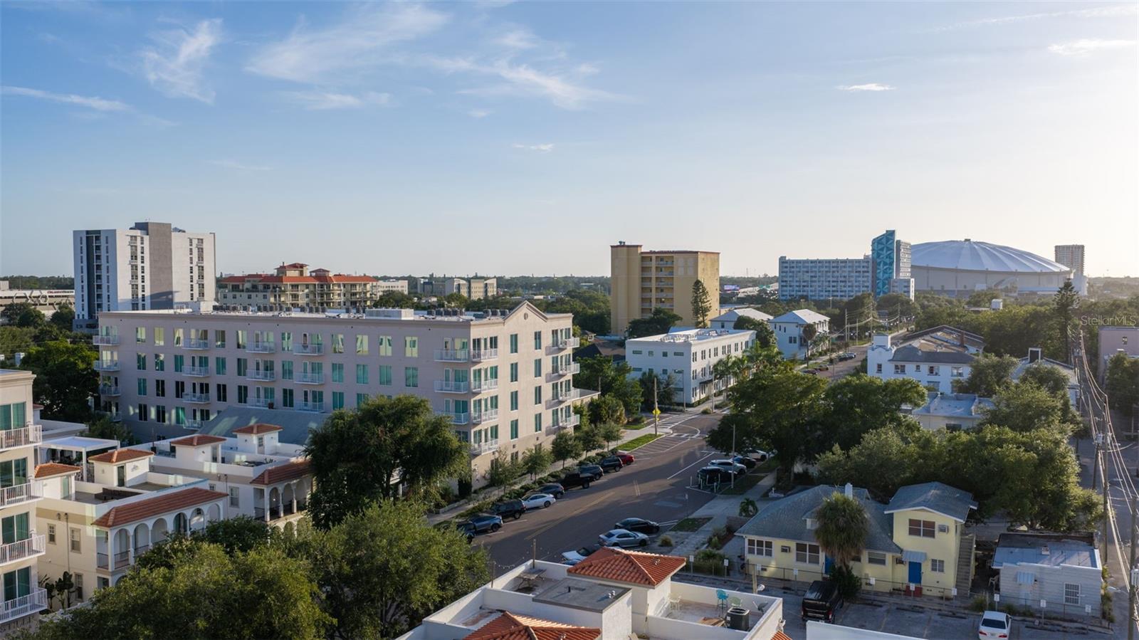 DOMUS URBANA CONDO - Residential