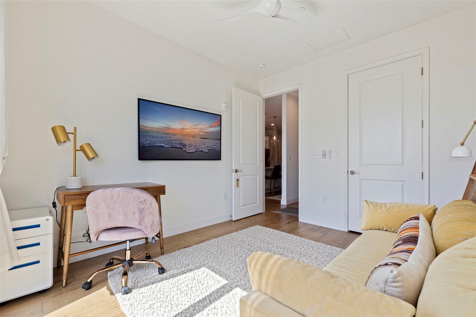 DOMUS URBANA CONDO - Residential