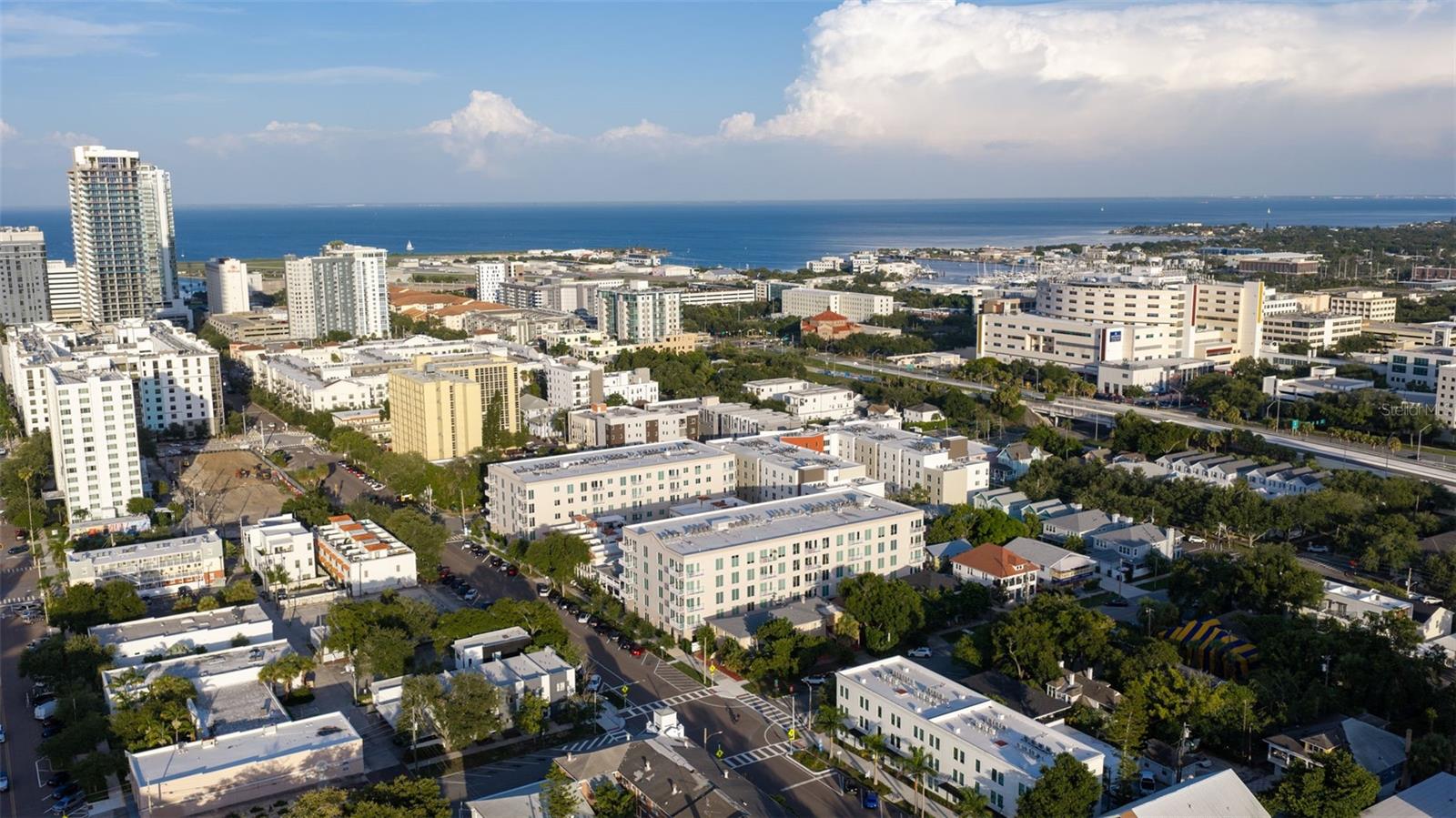 DOMUS URBANA CONDO - Residential