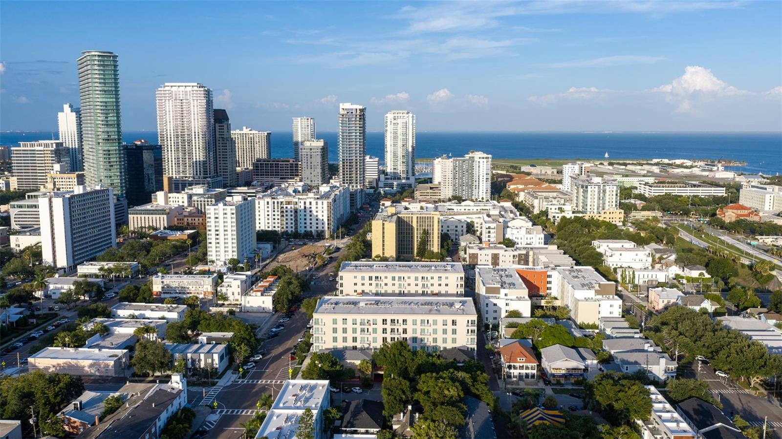 DOMUS URBANA CONDO - Residential
