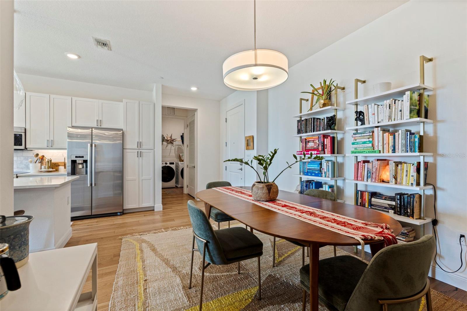 DOMUS URBANA CONDO - Residential
