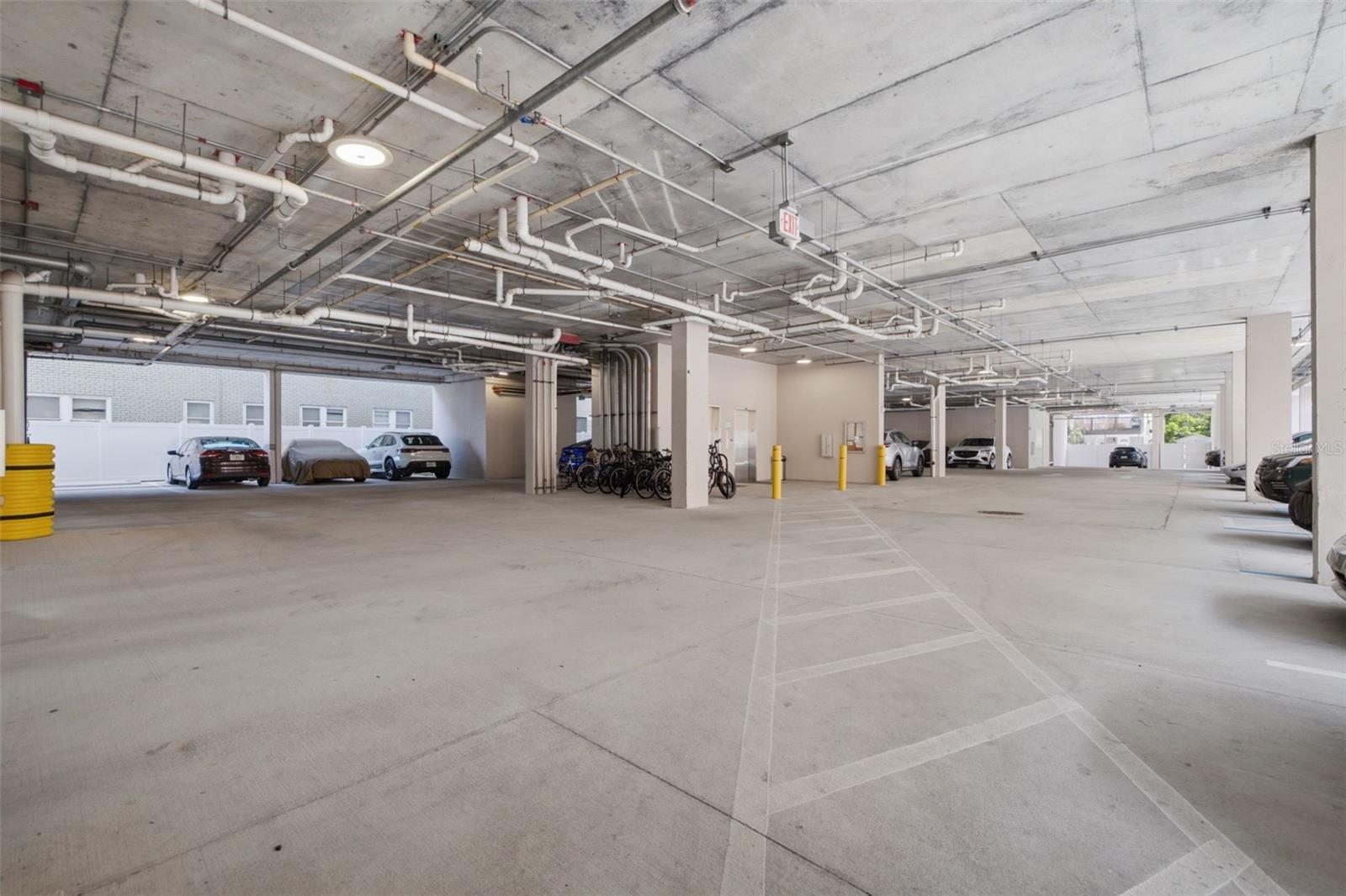 DOMUS URBANA CONDO - Residential