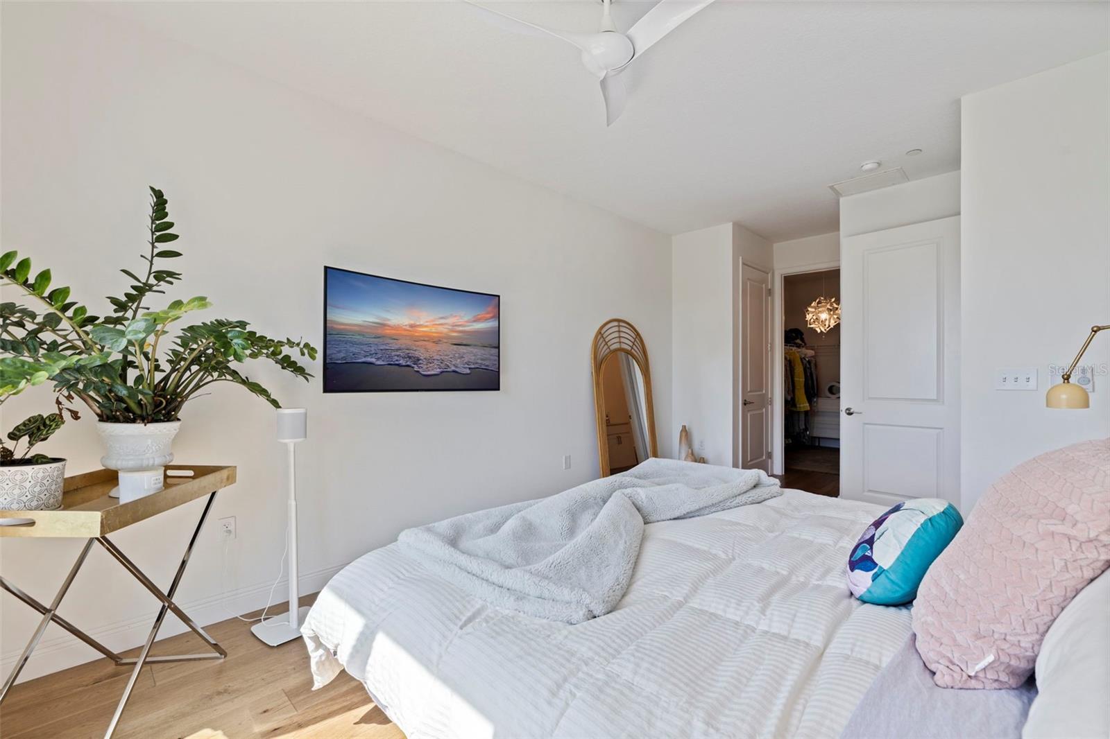 DOMUS URBANA CONDO - Residential