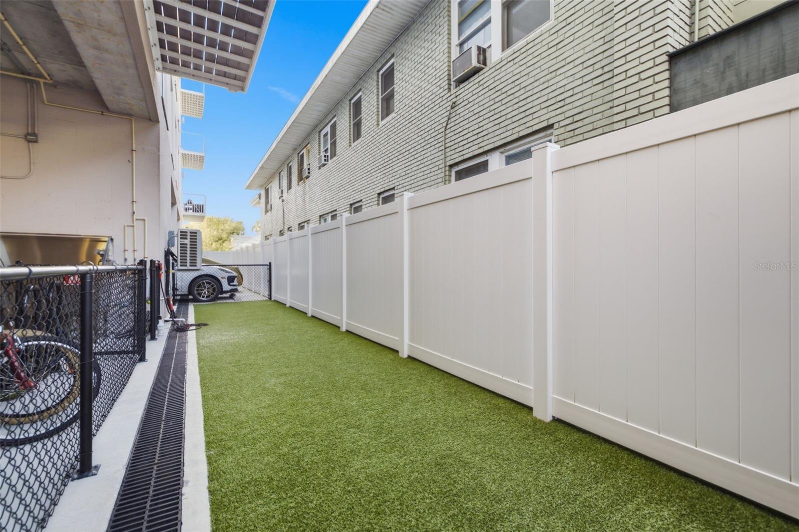 DOMUS URBANA CONDO - Residential