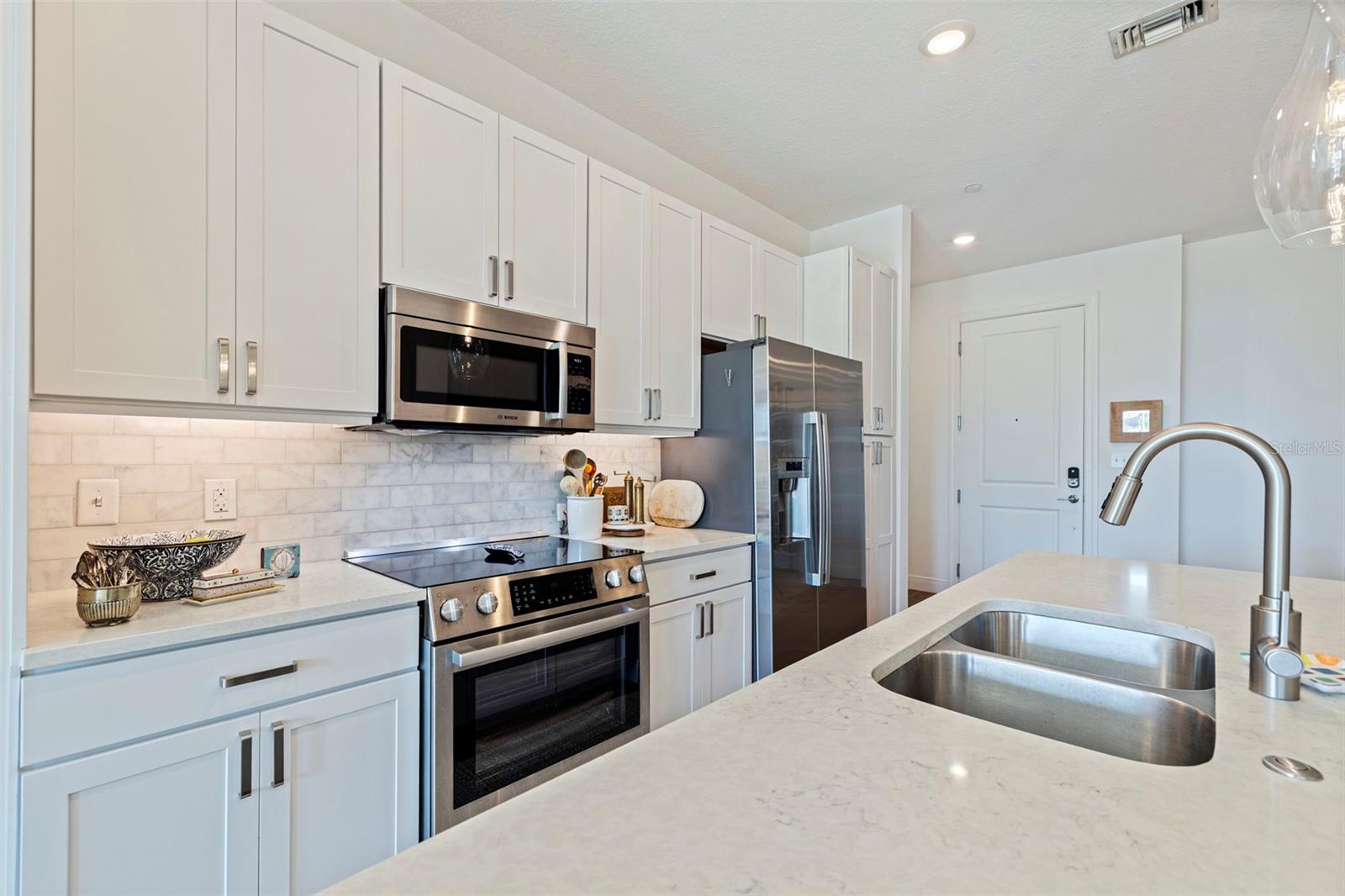 DOMUS URBANA CONDO - Residential