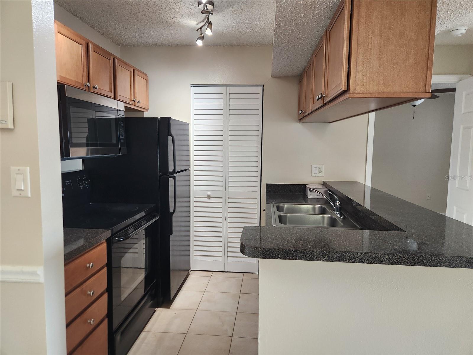 PARK LAKE AT PARSONS A CONDOMI - Residential