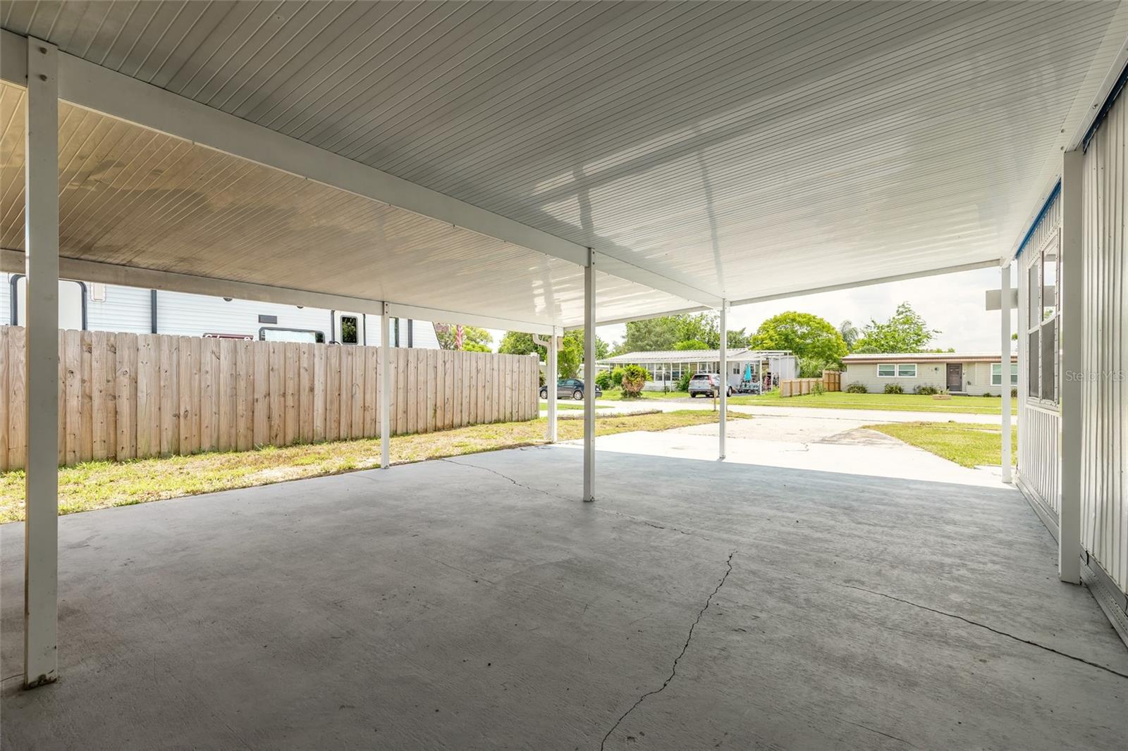 BAREFOOT PARK - Residential
