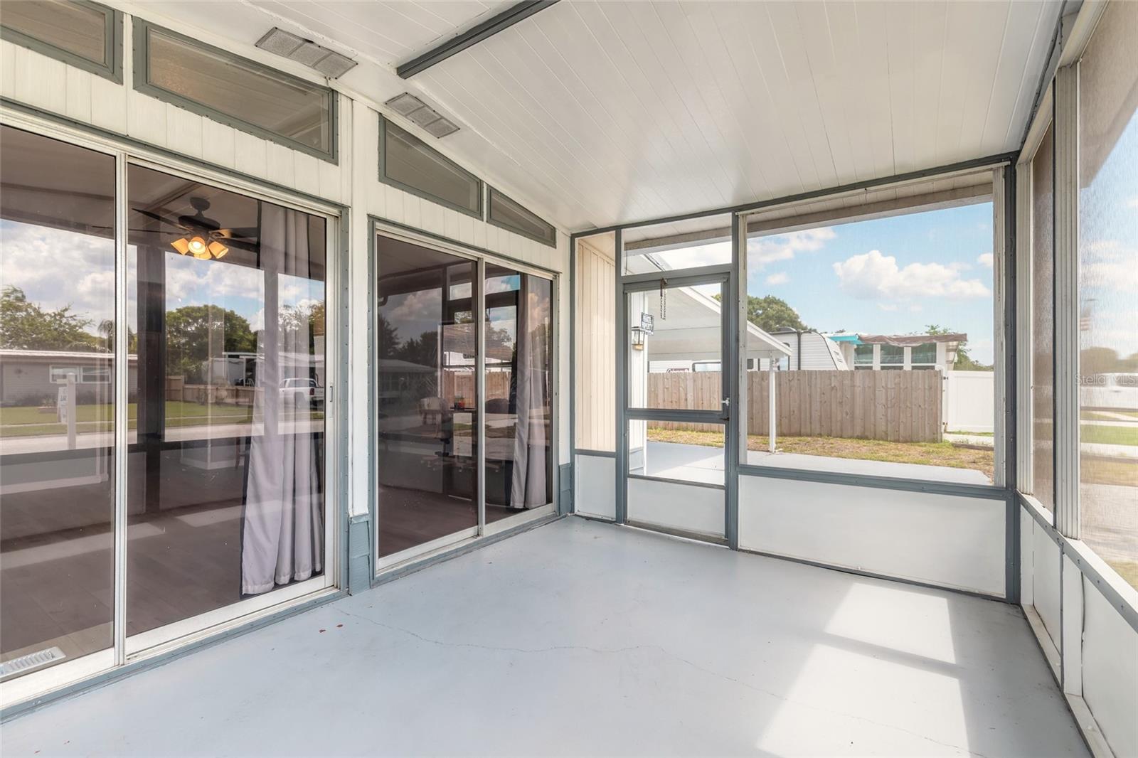 BAREFOOT PARK - Residential