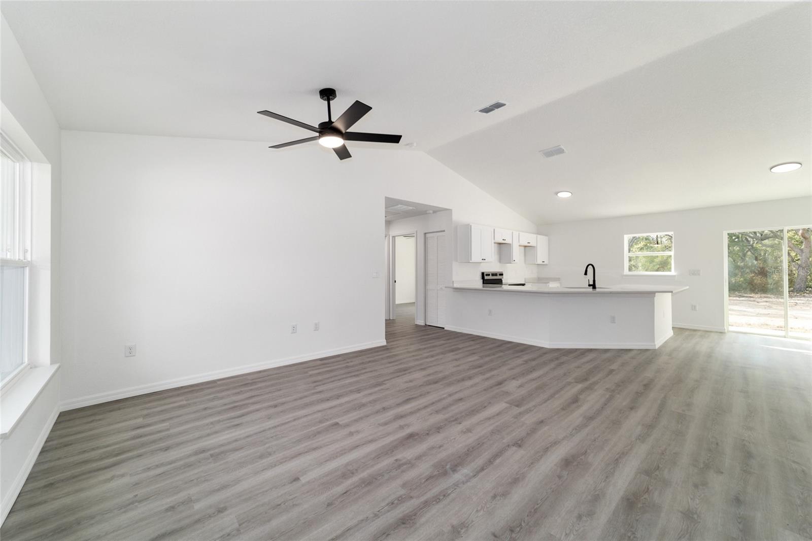 RAINBOW LAKES ESTATE - Residential