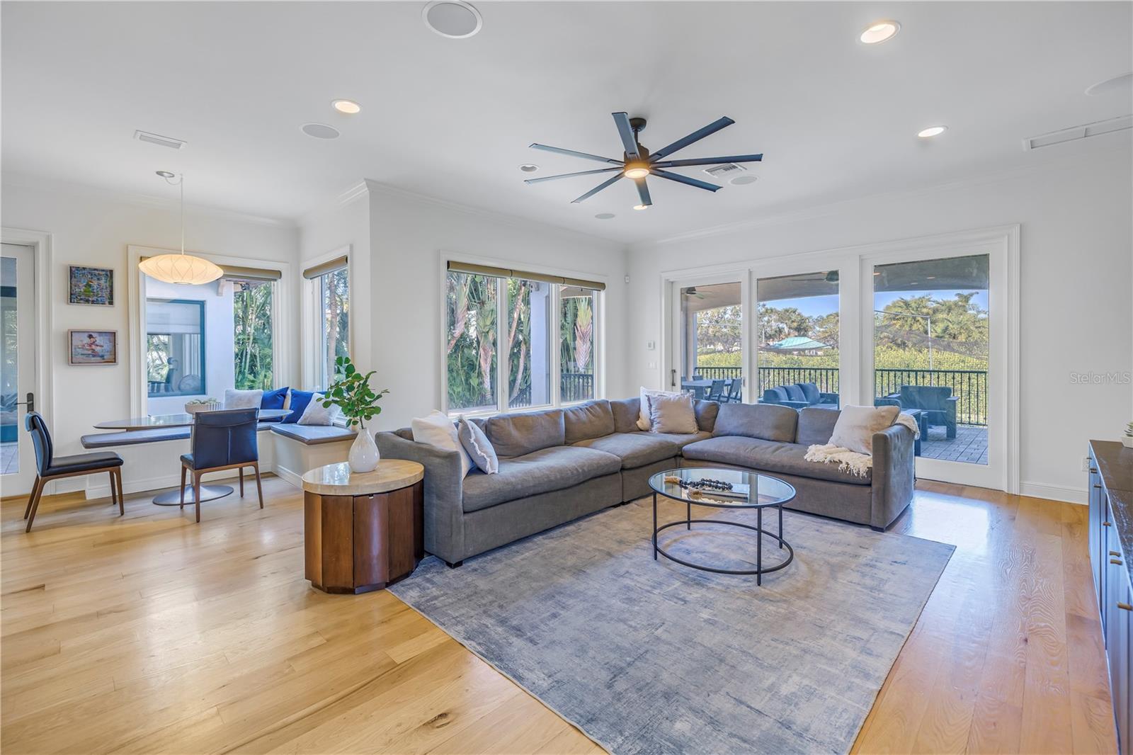 SUNSET SHORES - Residential