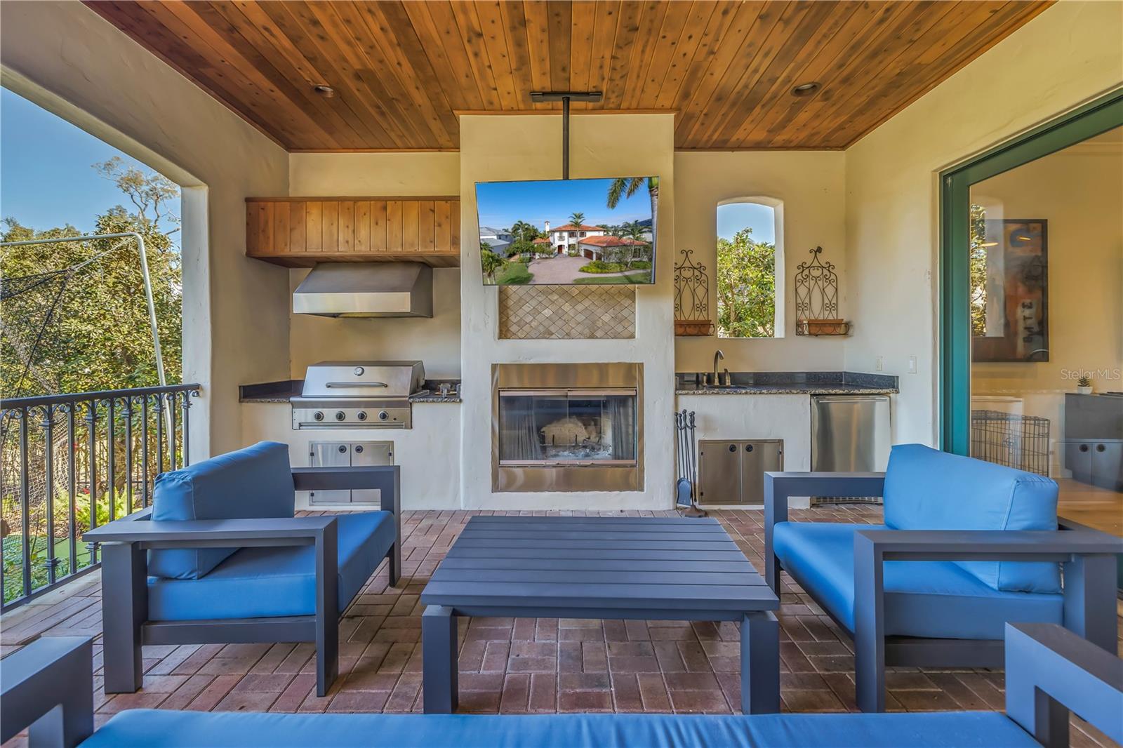 SUNSET SHORES - Residential